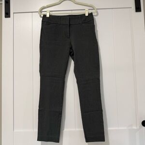 ✨ Loft Outlet Gray Curvy Skinny Ankle Pants – Size 2 ✨
